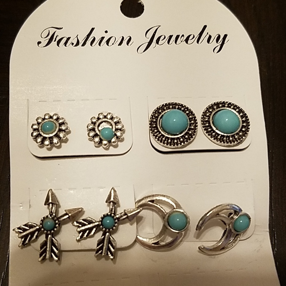SOLD 4 pc/set small earrings jewelry - Picture 5 of 5